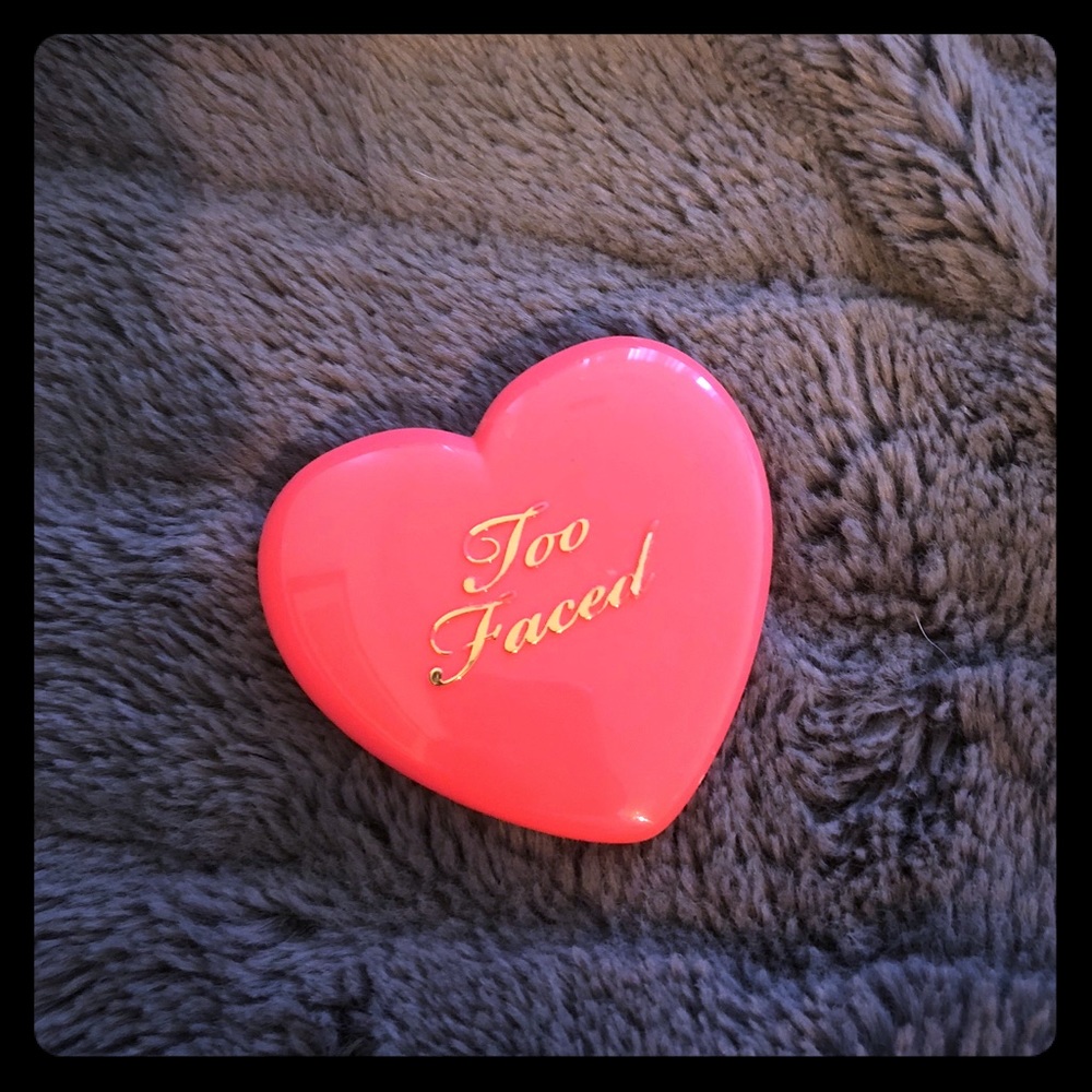 NWOT Too Faced Love Flush Blush 💕